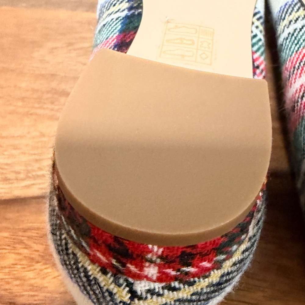 J. Crew Red/White Plaid Flats Black Bow Size 7 Snowy Tartan NWOT Old Money - Picture 10 of 12